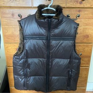 Andrew Marc Men’s Puffer Vest with fur lining XL